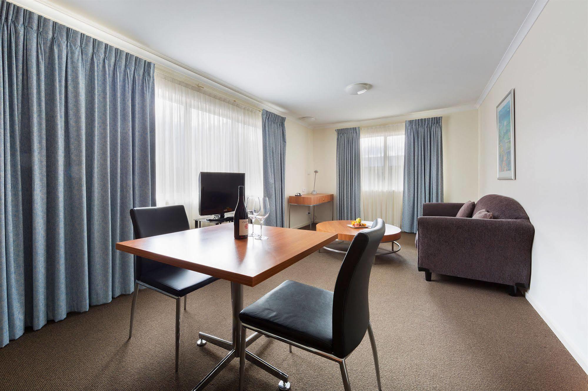 Ramada Encore By Wyndham Belconnen Canberra Eksteriør bilde